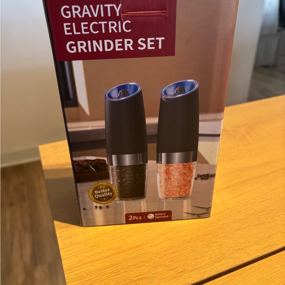 Amazon Gravity Electric Grinder Set - Black and Silver